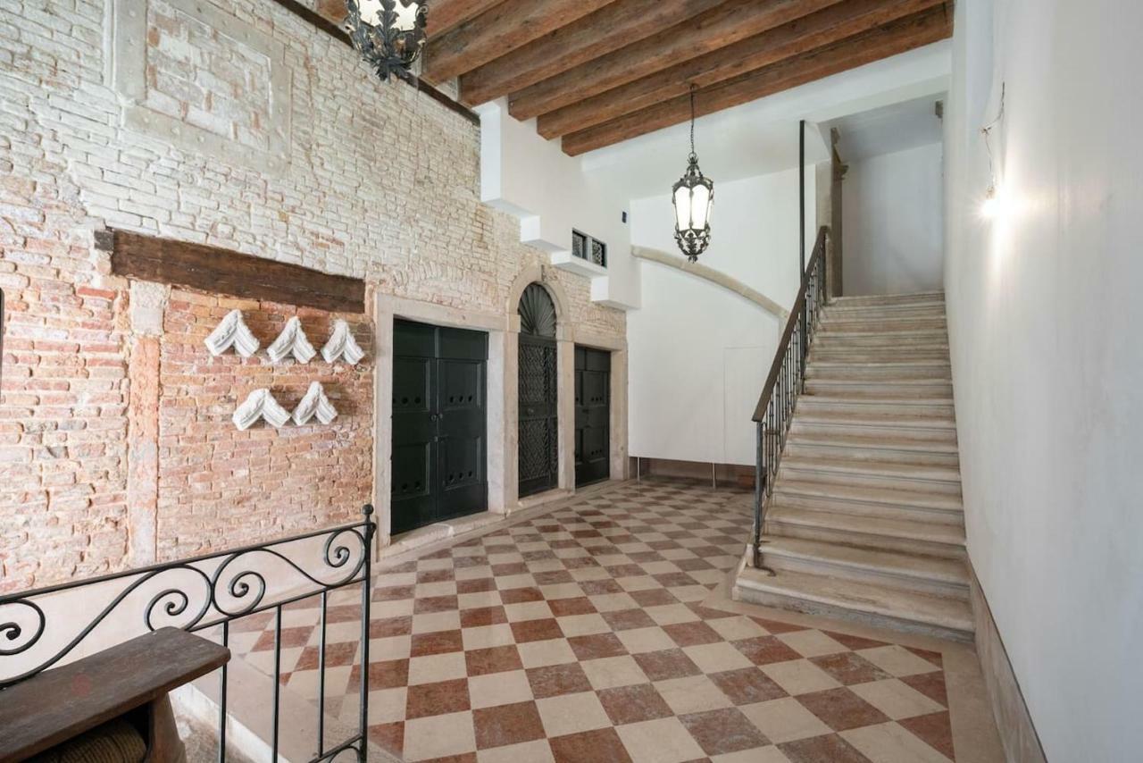 Apartment Ponte Raspi Canal View Venice Exterior photo