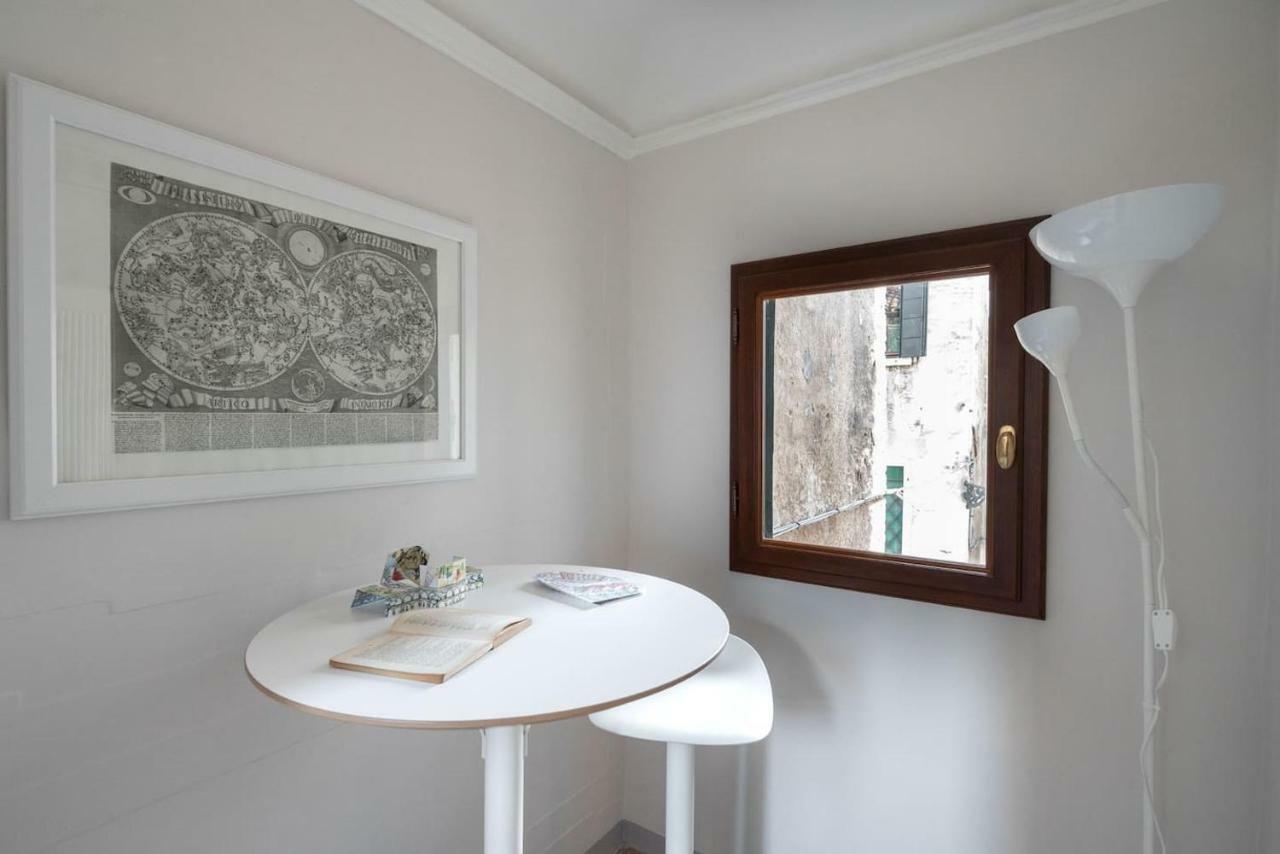 Apartment Ponte Raspi Canal View Venice Exterior photo