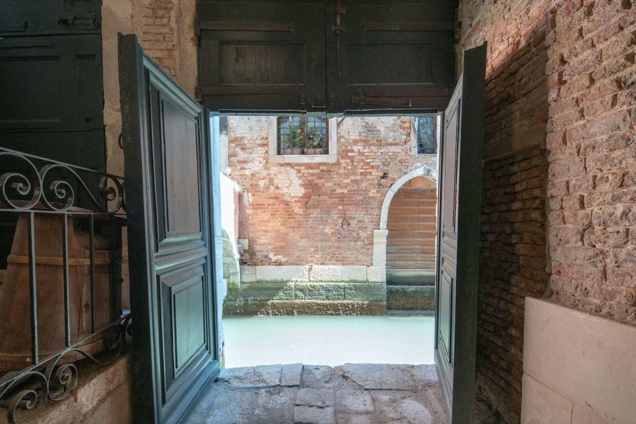 Apartment Ponte Raspi Canal View Venice Exterior photo