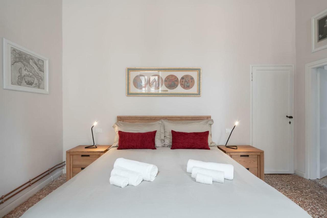 Apartment Ponte Raspi Canal View Venice Exterior photo
