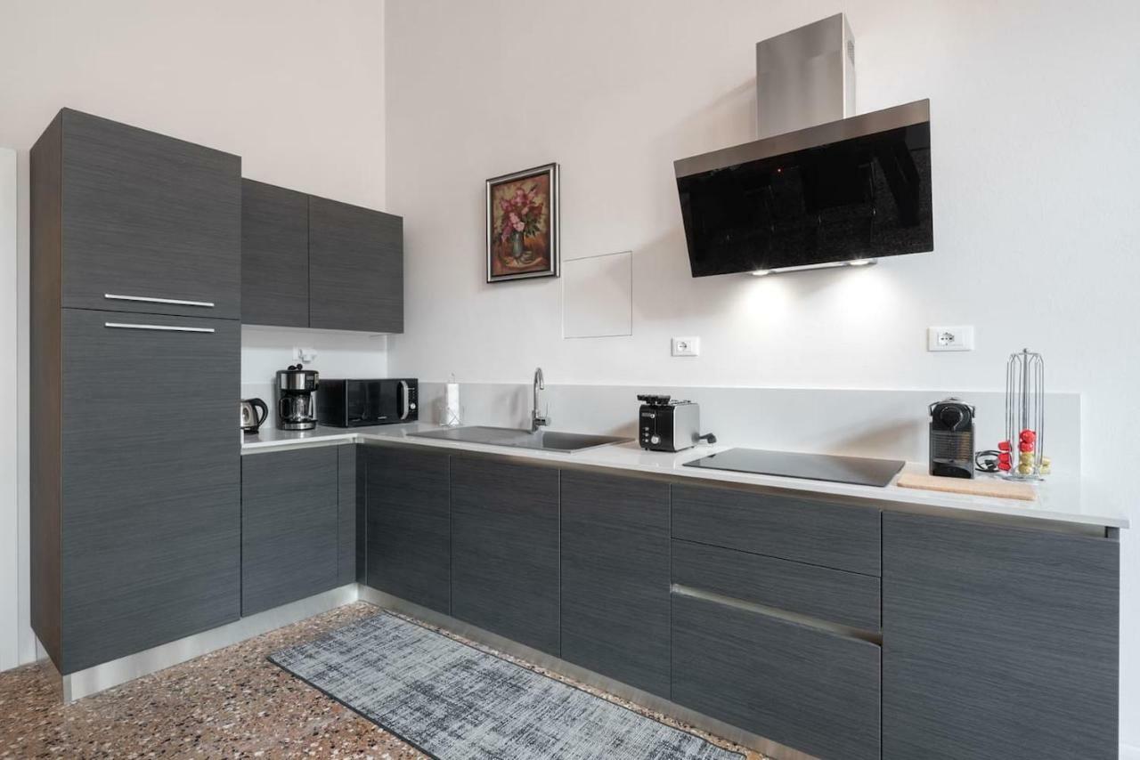 Apartment Ponte Raspi Canal View Venice Exterior photo