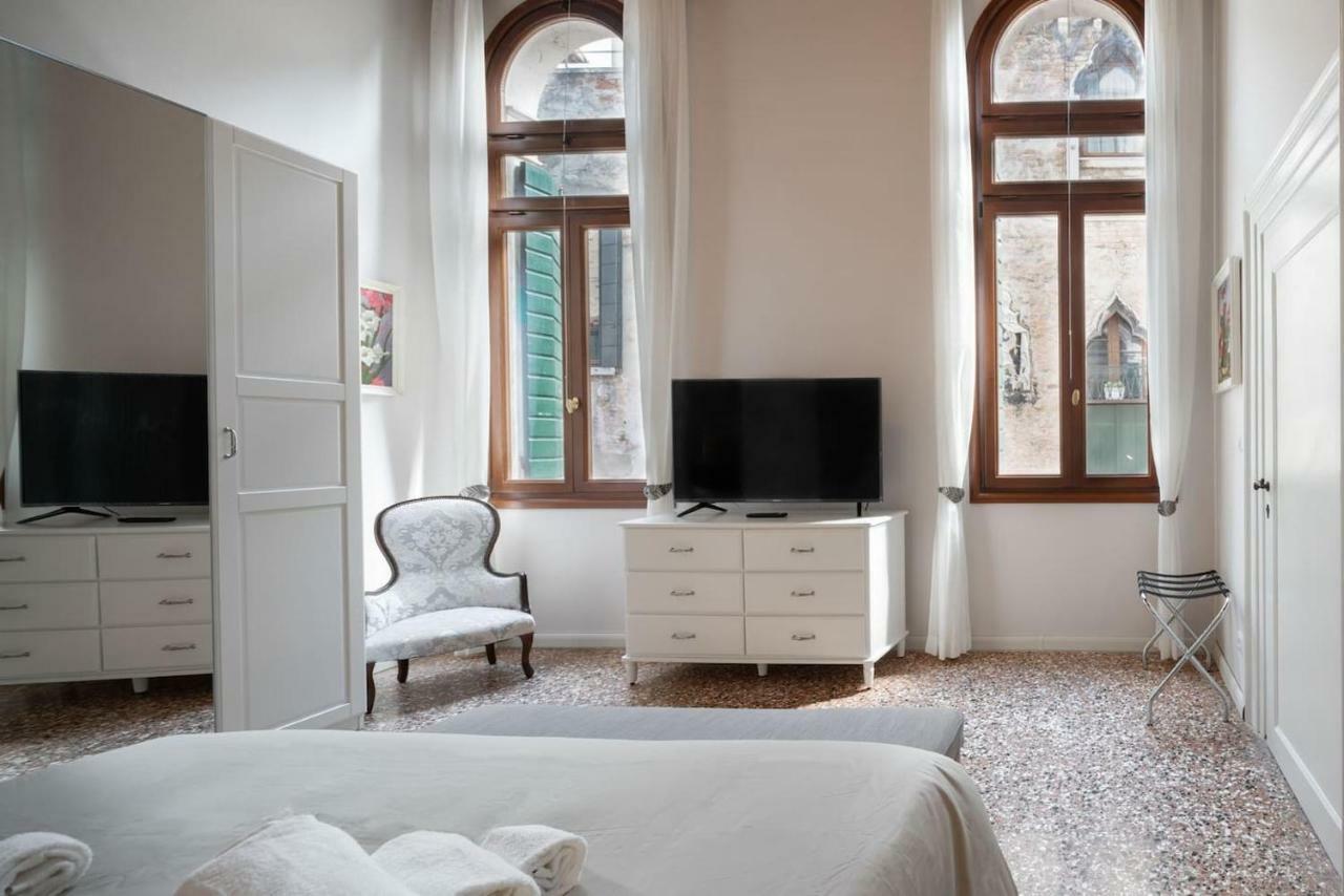 Apartment Ponte Raspi Canal View Venice Exterior photo