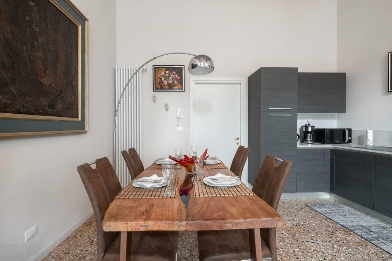 Apartment Ponte Raspi Canal View Venice Exterior photo